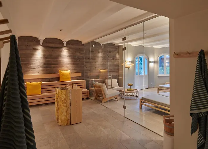 Crown Villa *